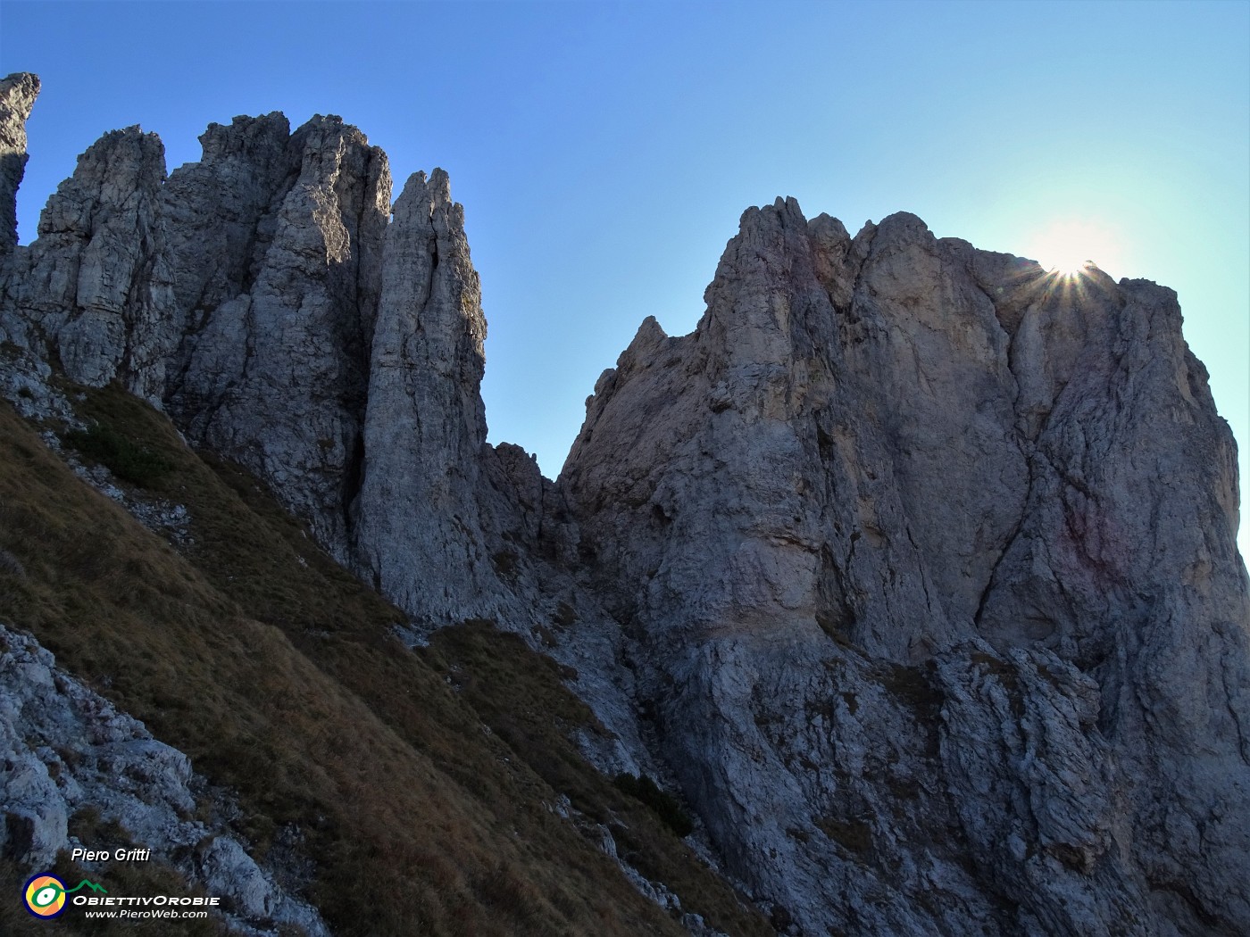 65 Il sole splende sulla Torre Cecilia.JPG